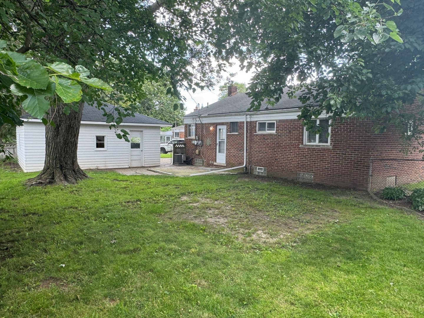 Mt. Clemens House: 10 Shiawasse Circle