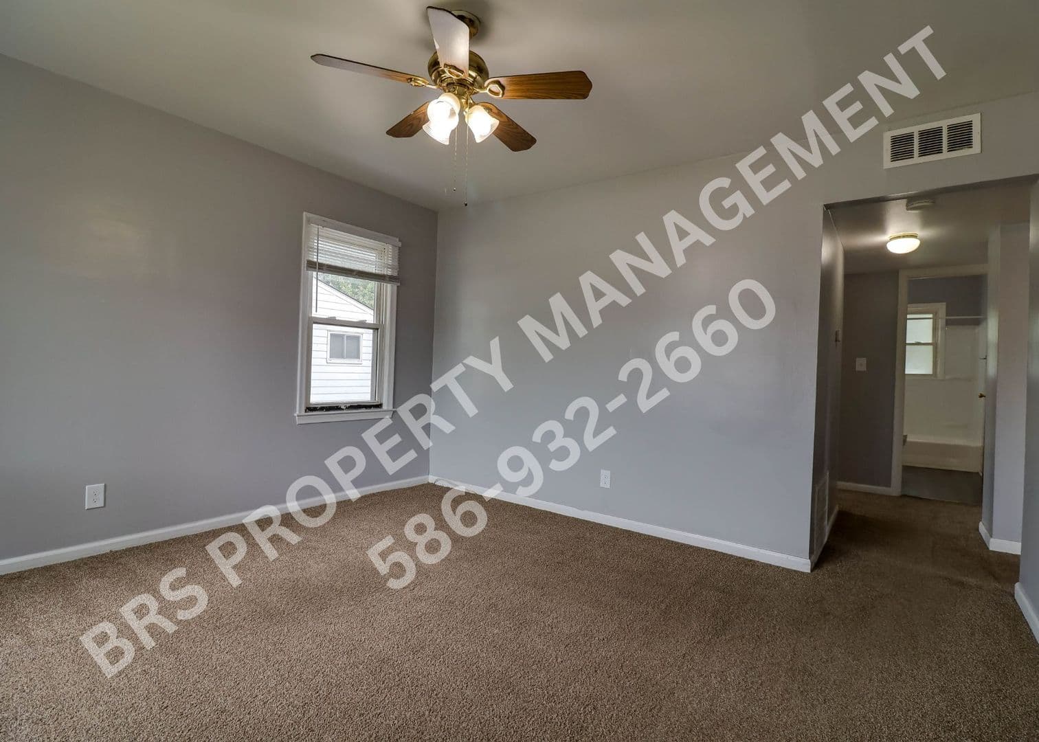 Center Line House: 7236 Wiegand Blvd
