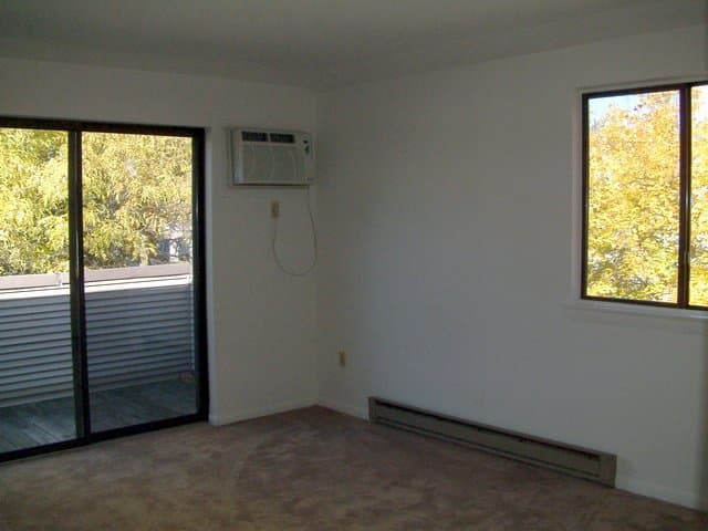 Danbury Apartment: 124 Coalpit Hill Road