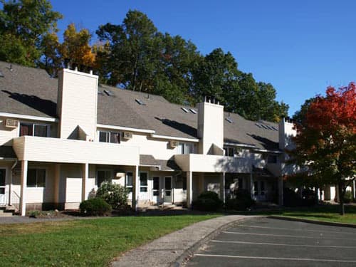 Danbury Apartment: 28 Rose Lane