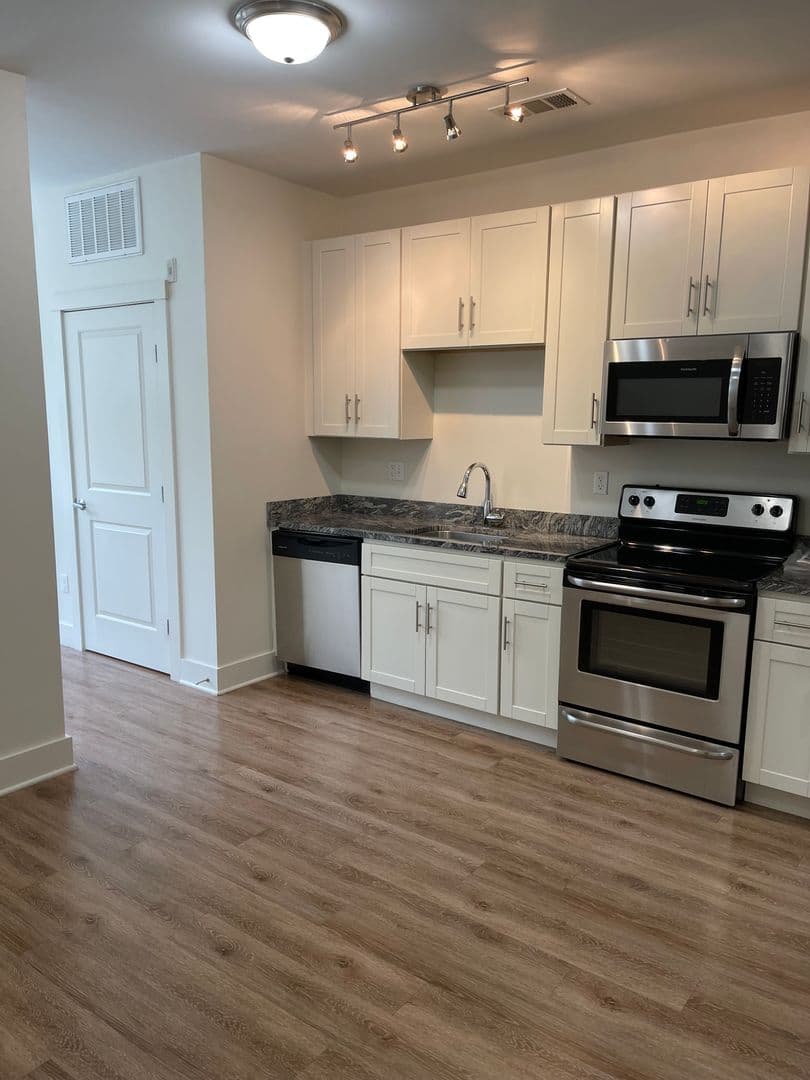 Brookfield Apartment: 398 Federal Road