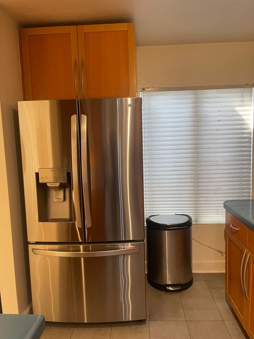 Los Angeles Condo: 1940 Highland Ave