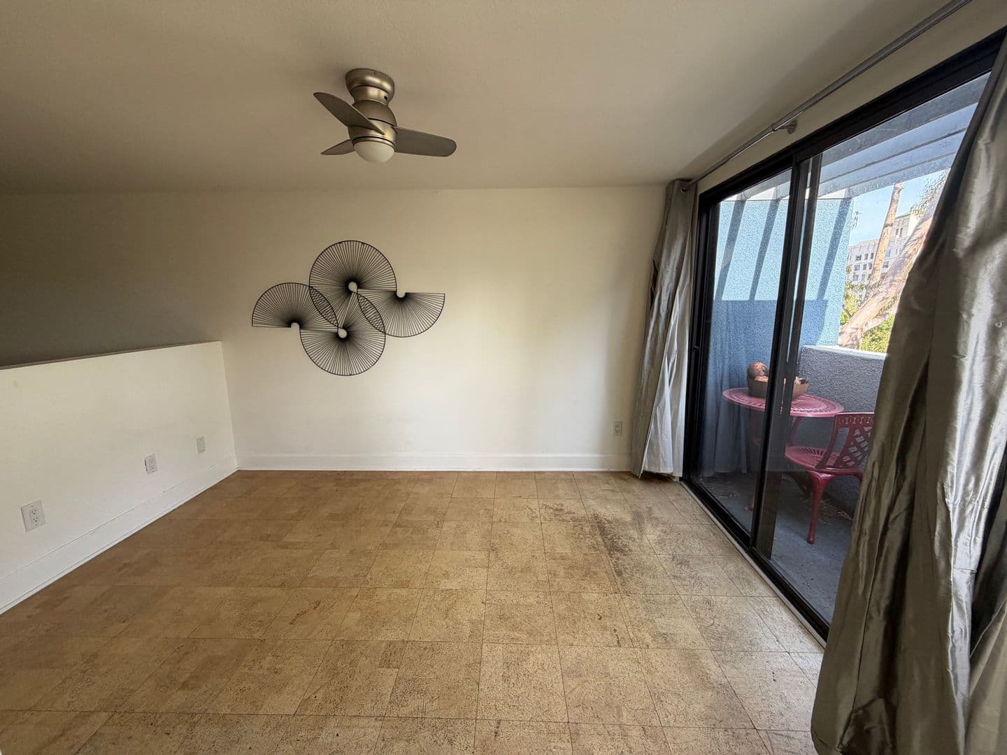 Los Angeles Condo: 1940 Highland Ave
