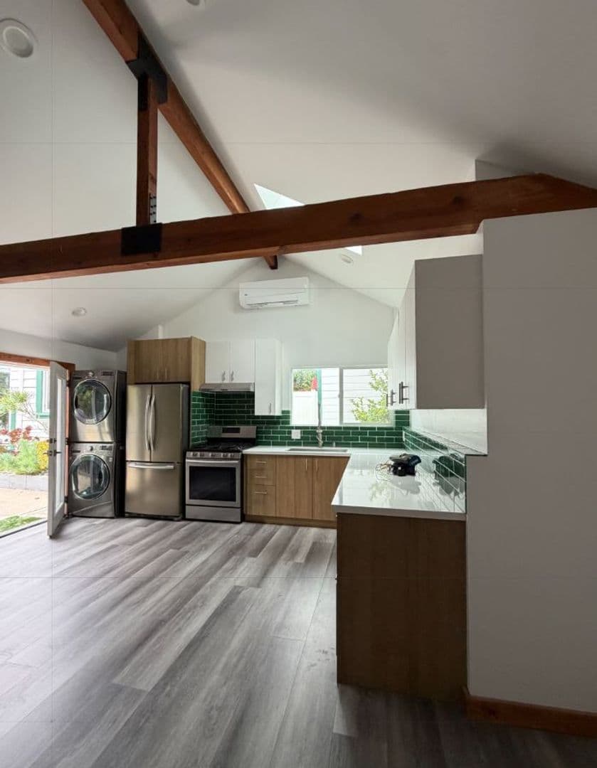 Los Angeles Apartment: 1246-1248 El Centro Ave