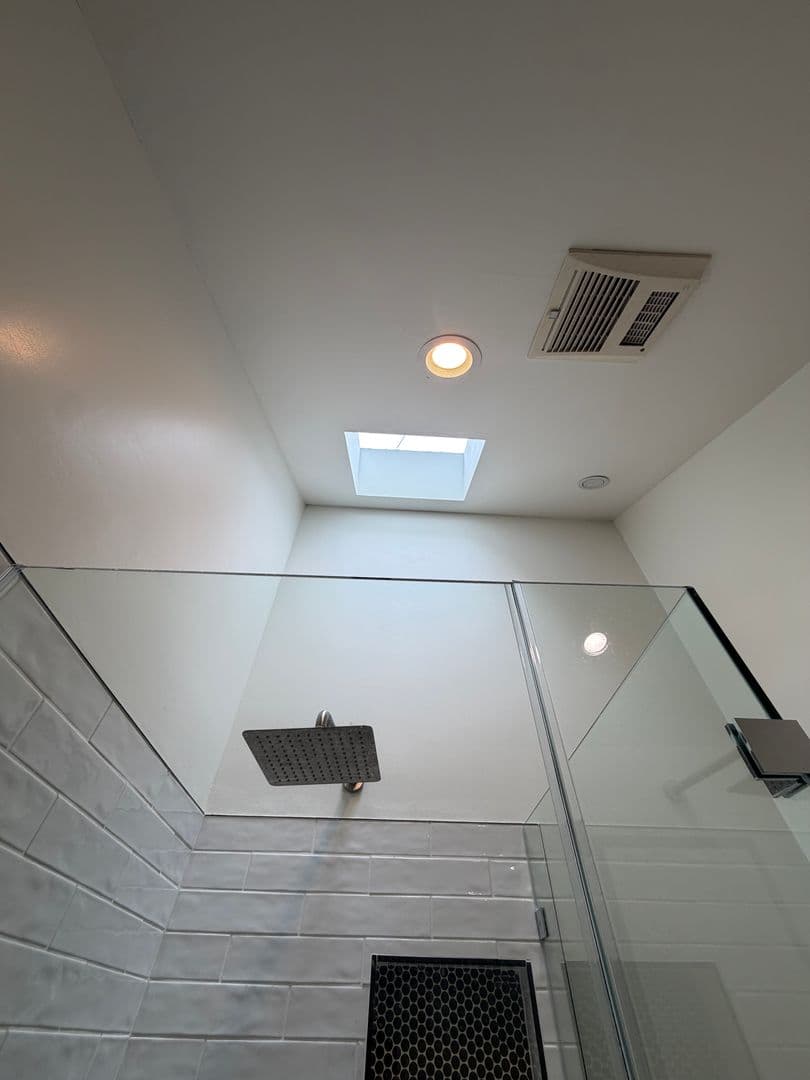 Los Angeles Apartment: 1246-1248 El Centro Ave