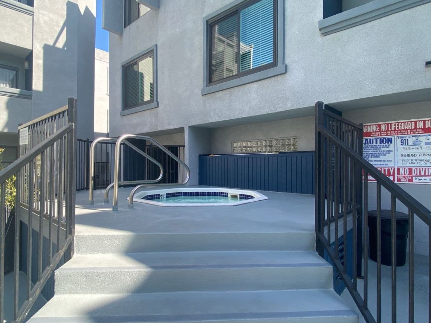 Los Angeles Condo: 1940 Highland Ave