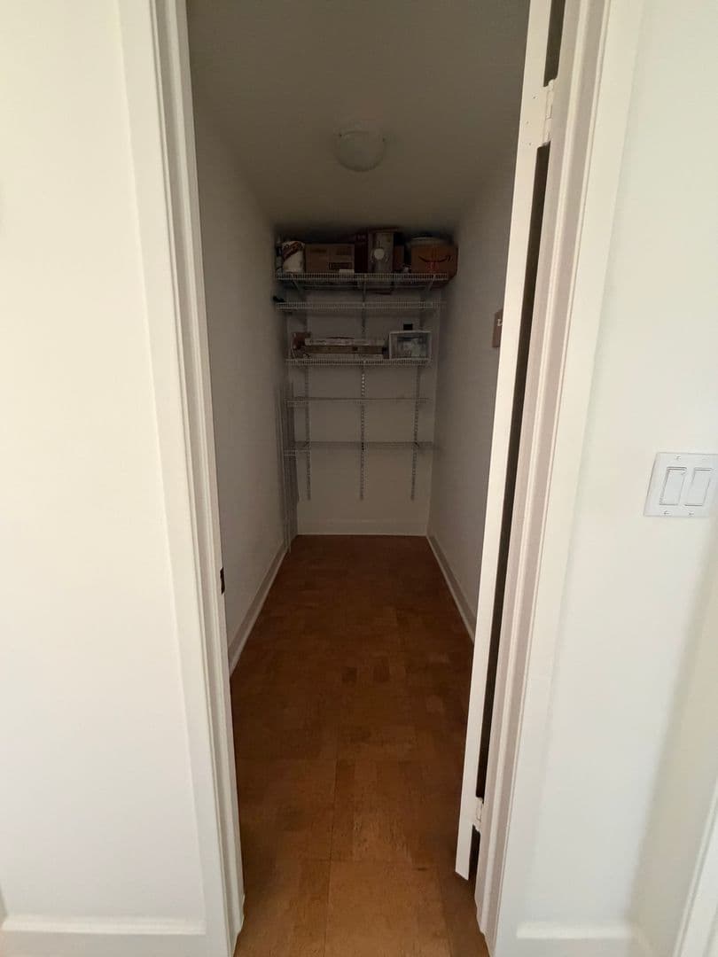 Los Angeles Condo: 1940 Highland Ave