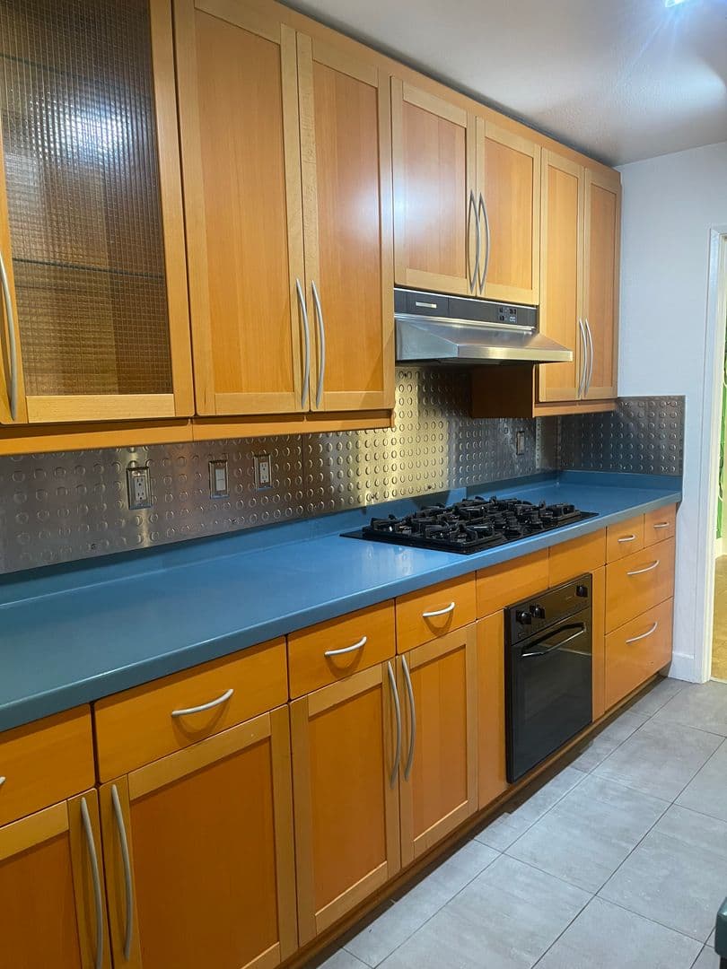 Los Angeles Condo: 1940 Highland Ave