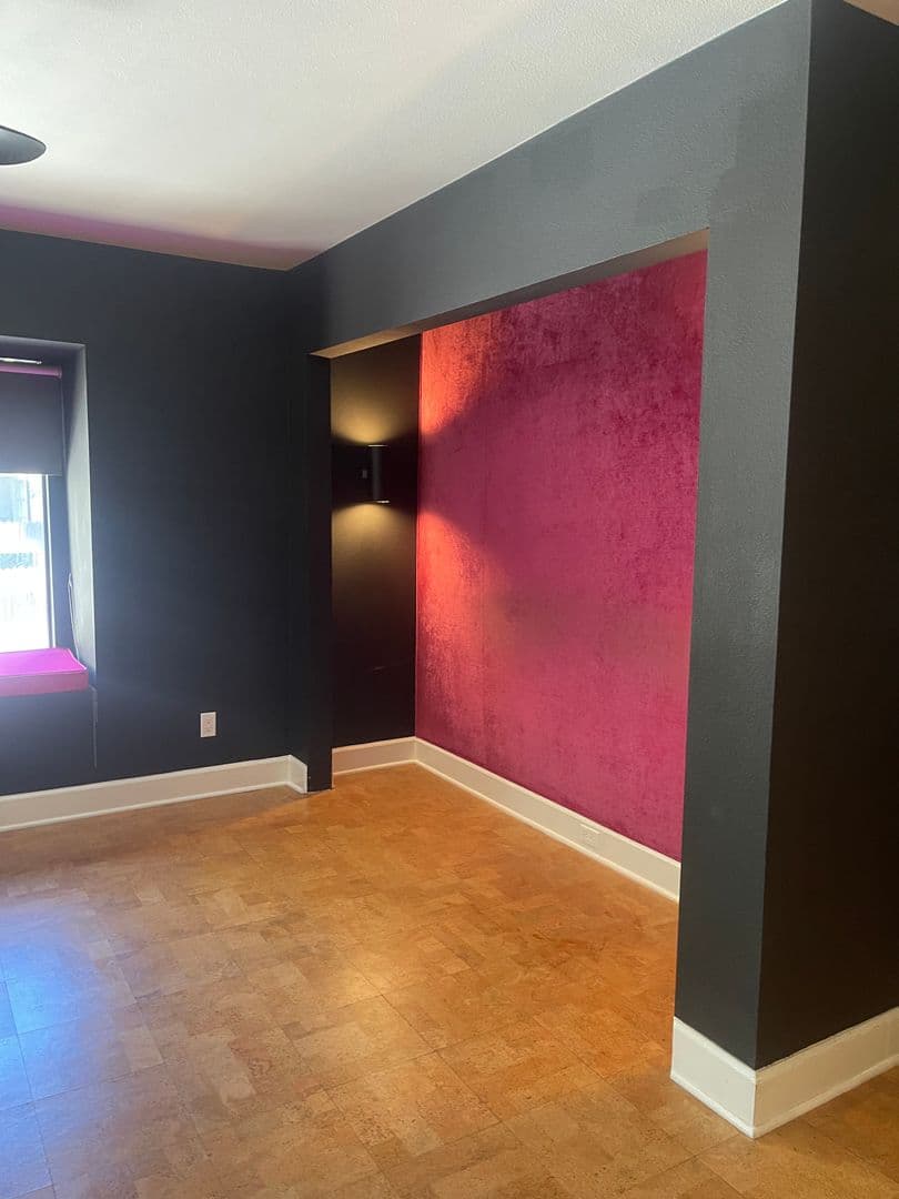 Los Angeles Condo: 1940 Highland Ave