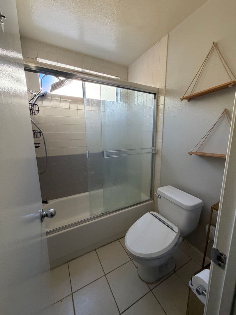 Los Angeles Condo: 1940 Highland Ave