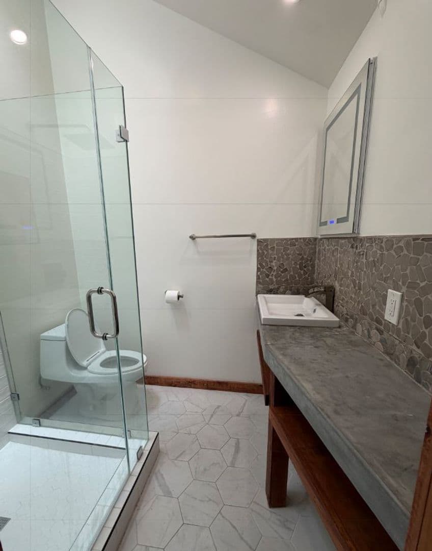 Los Angeles Apartment: 1246-1248 El Centro Ave