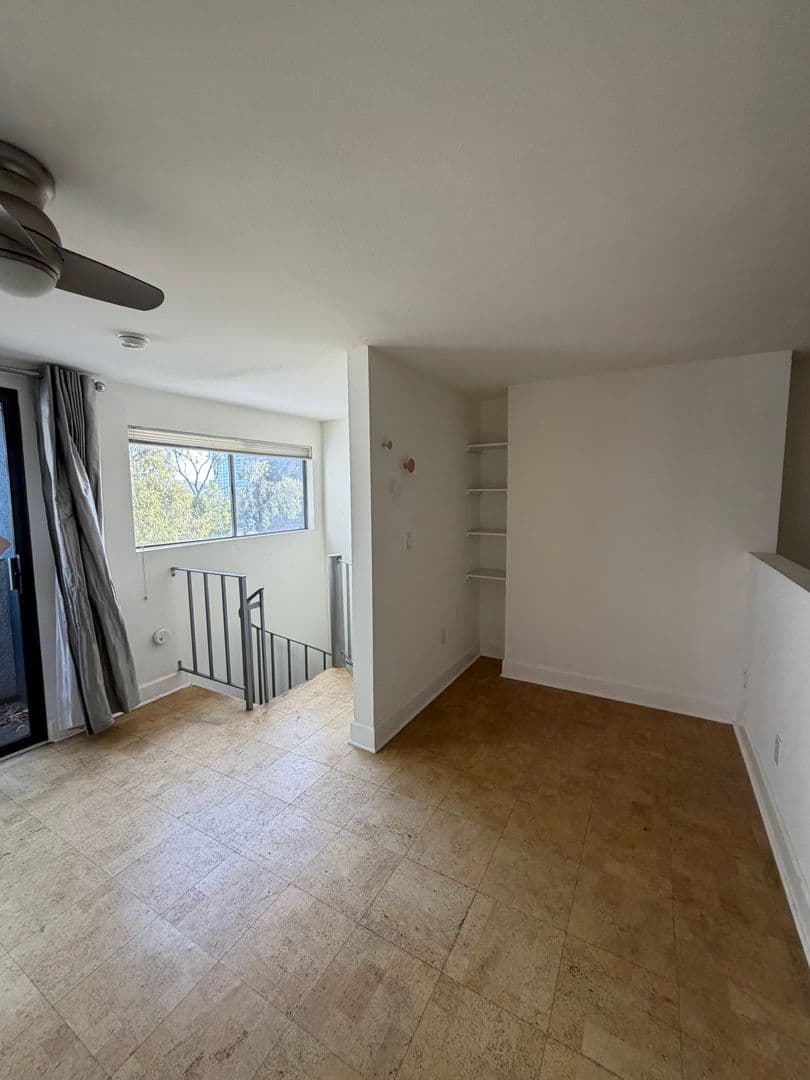 Los Angeles Condo: 1940 Highland Ave