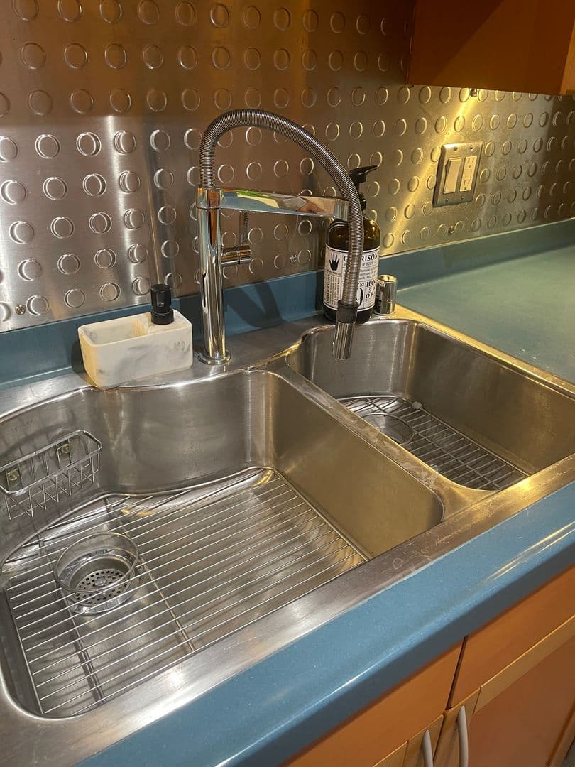 Los Angeles Condo: 1940 Highland Ave