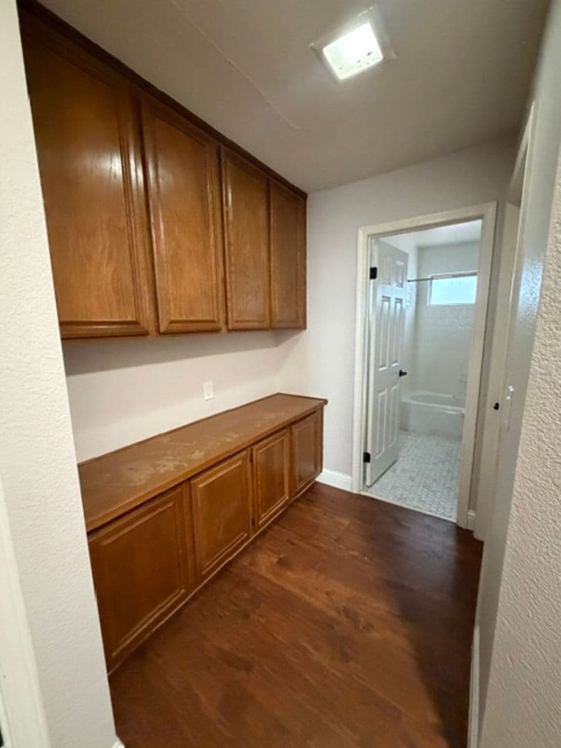 ELK GROVE House: 5211 MOONLIGHT WAY