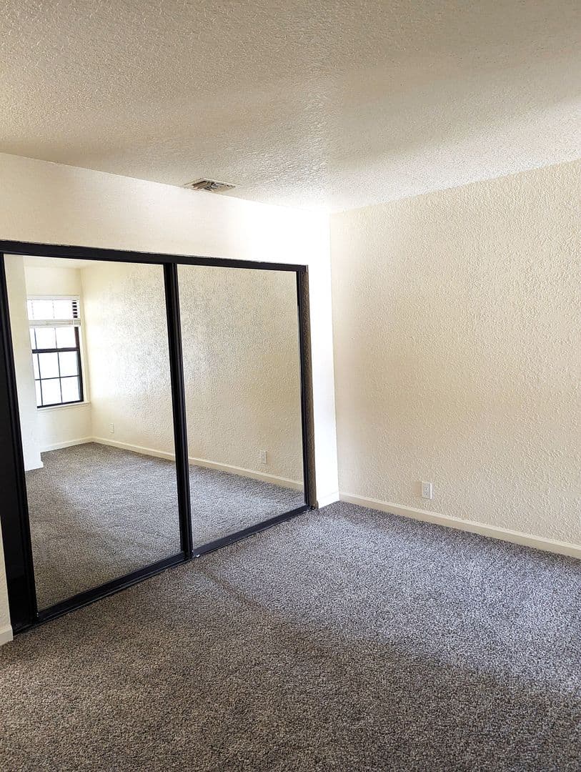 CITRUS HEIGHTS Apartment: 7400 WILLOWCREEK #1-20