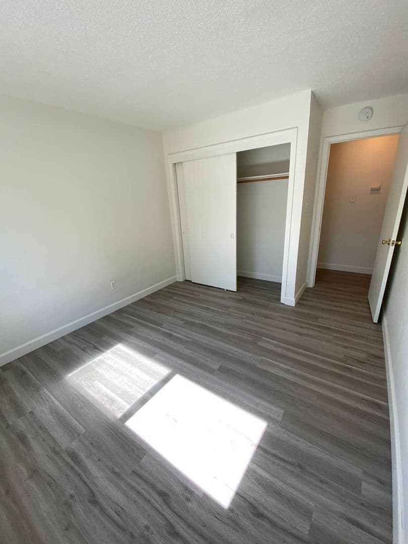 ROSEVILLE Apartment: 1217 MCKINLEY DRIVE