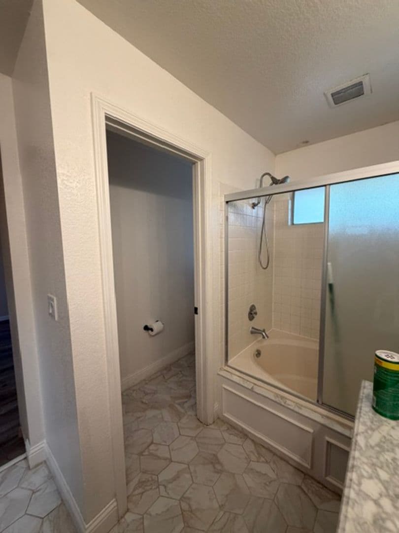 ELK GROVE House: 5211 MOONLIGHT WAY