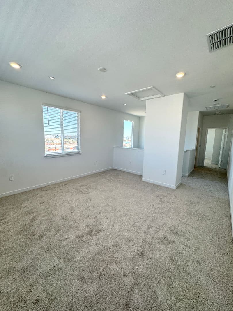 Sacramento House: 5372 Island Yacht Way
