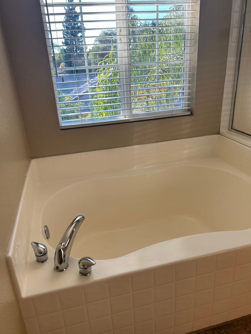 SACRAMENTO House: 4934 TROUVILLE LANE