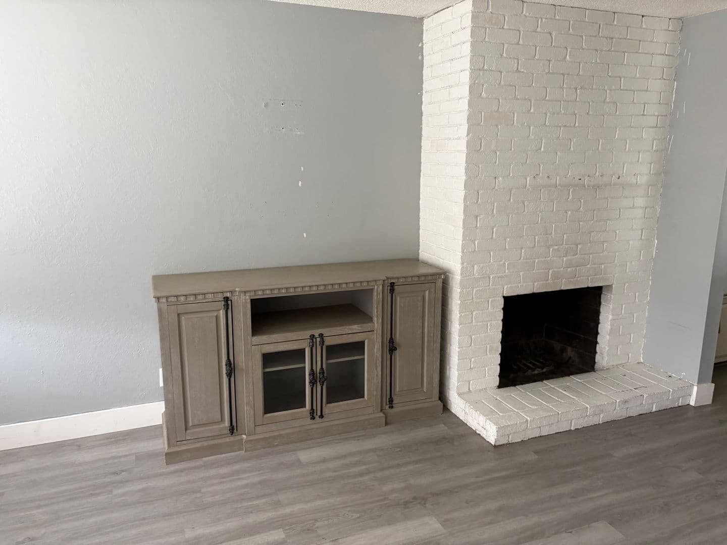 FAIR OAKS Apartment: 5335-37 CASTLE STREET