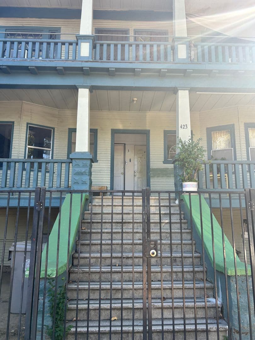 Sacramento Apartment: 423 13th Street