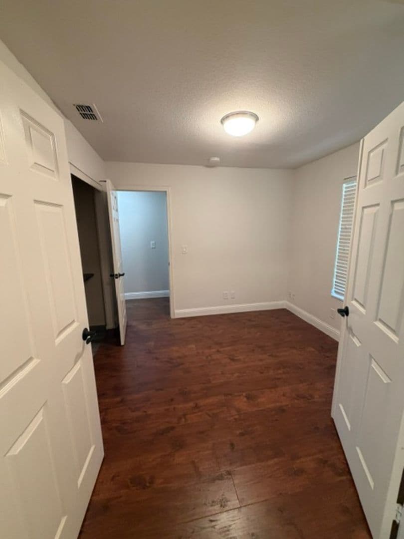ELK GROVE House: 5211 MOONLIGHT WAY