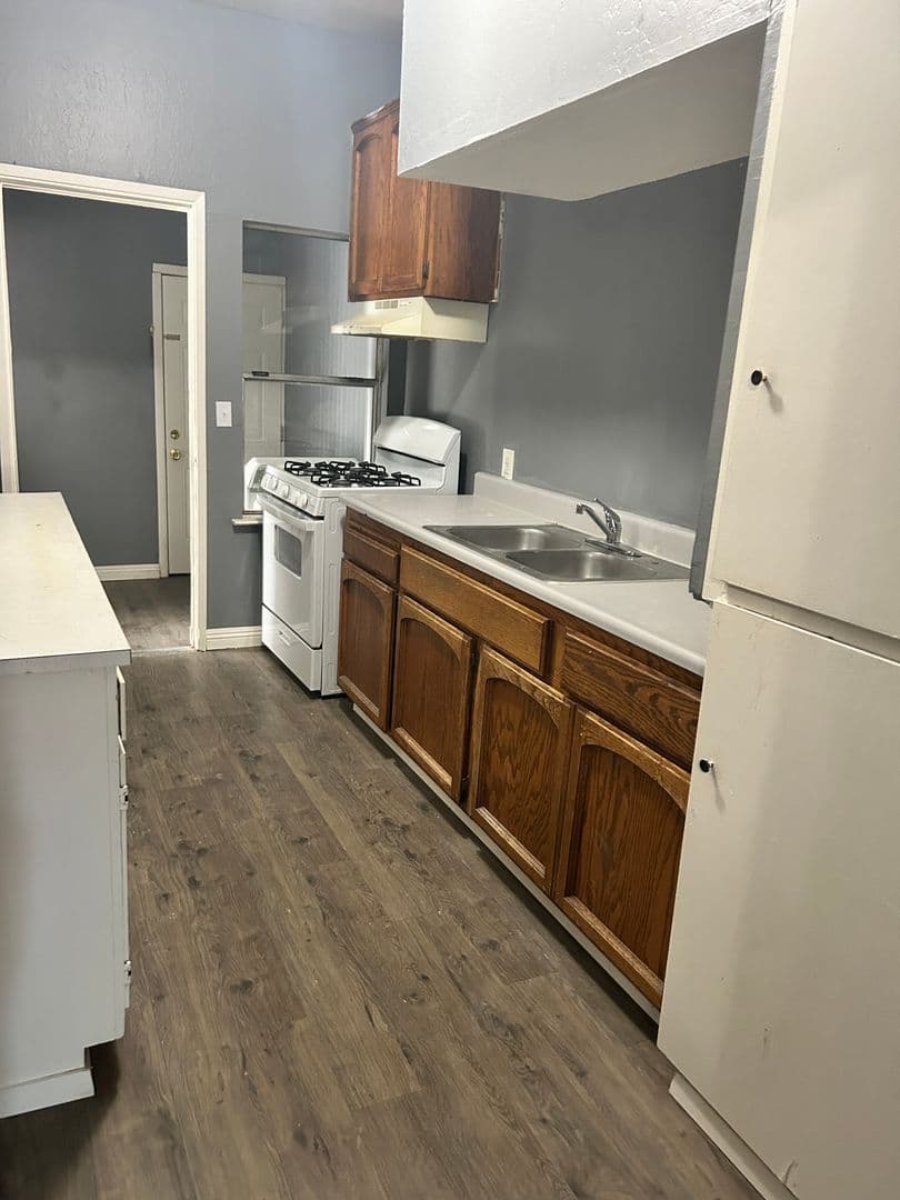 Sacramento Apartment: 423 13th Street