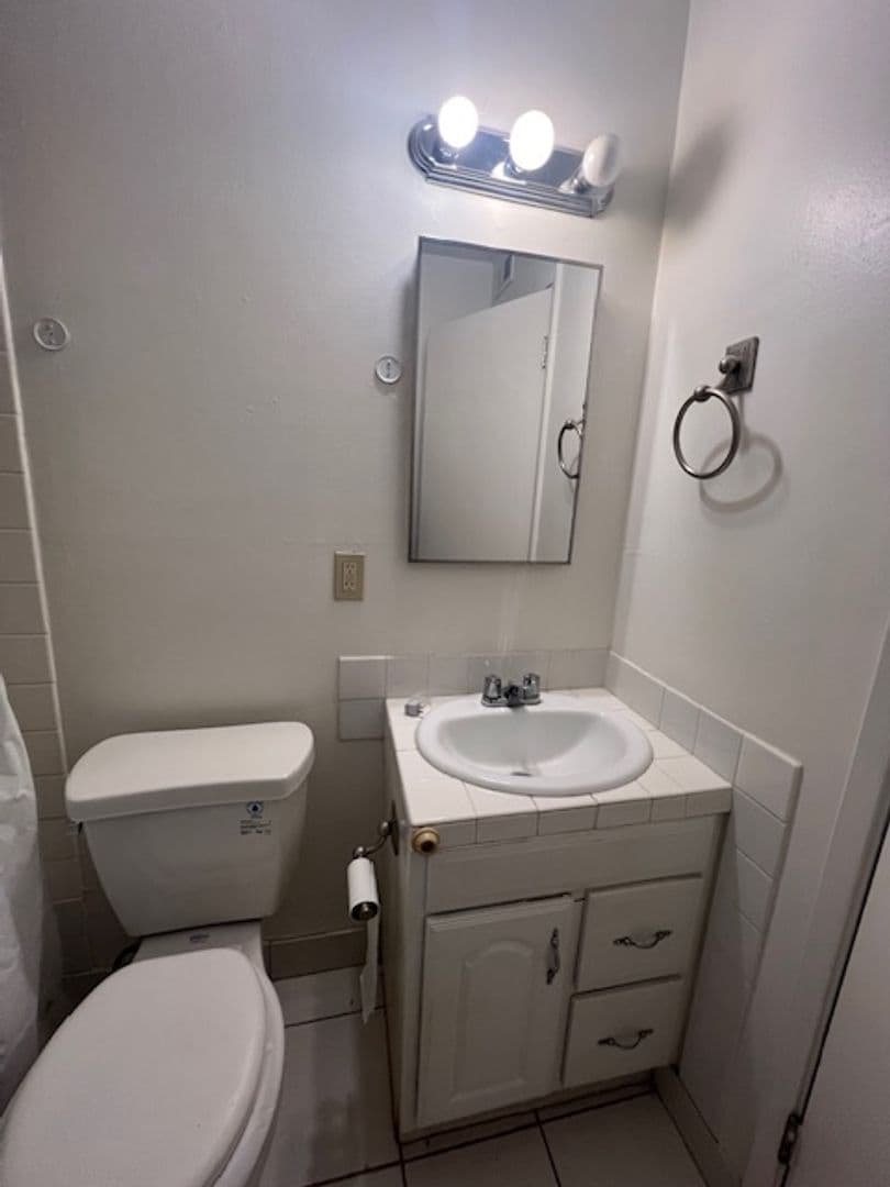 SACRAMENTO Apartment: 4505 RIVERSIDE BLVD