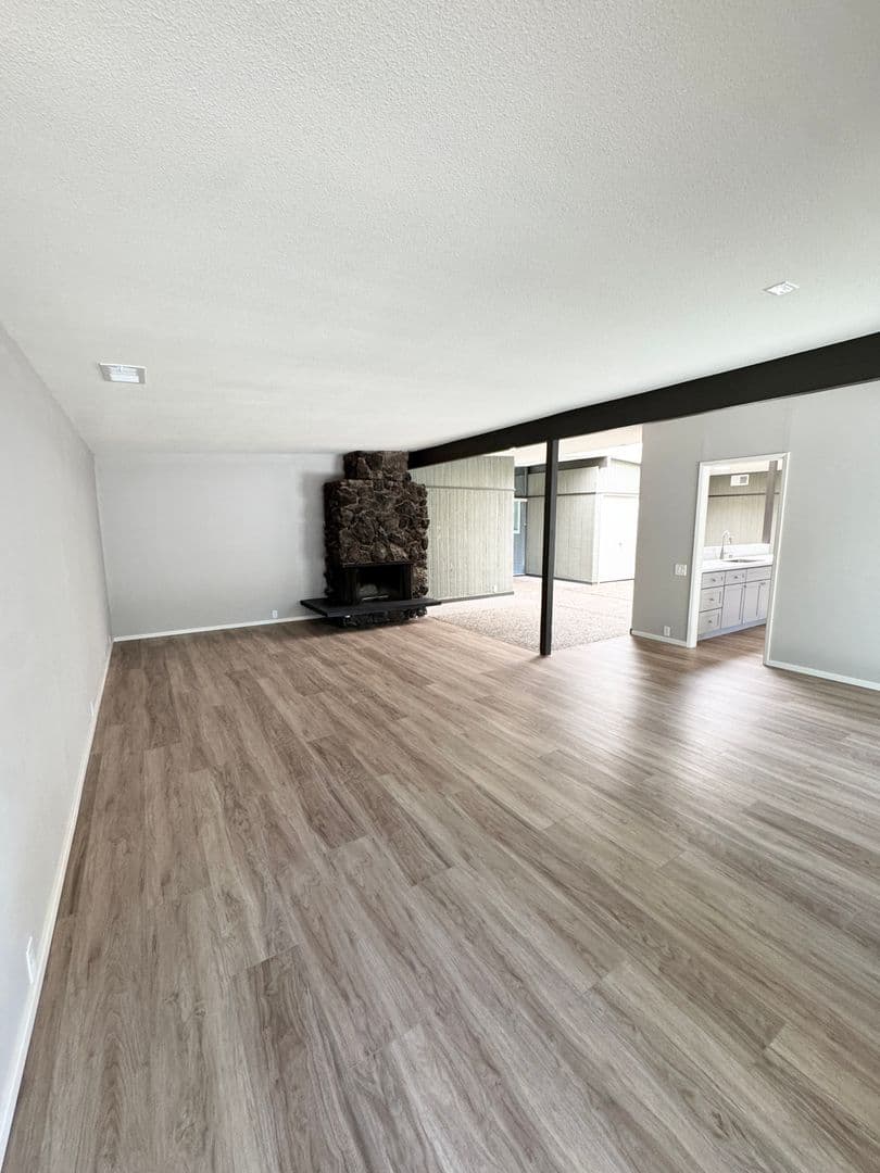 Davis House: 1503 Brown Drive