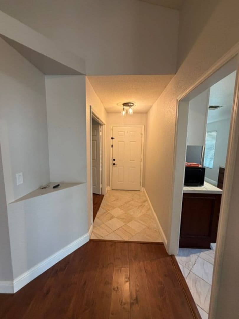 ELK GROVE House: 5211 MOONLIGHT WAY