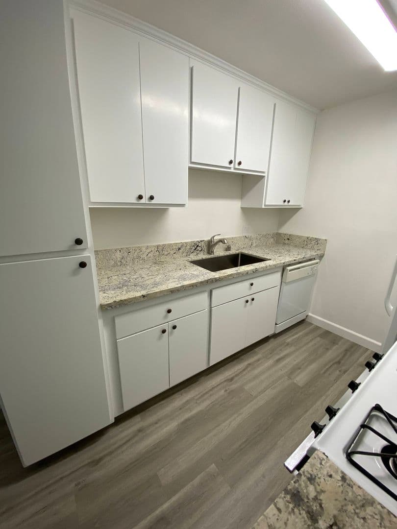 ROSEVILLE Apartment: 1217 MCKINLEY DRIVE
