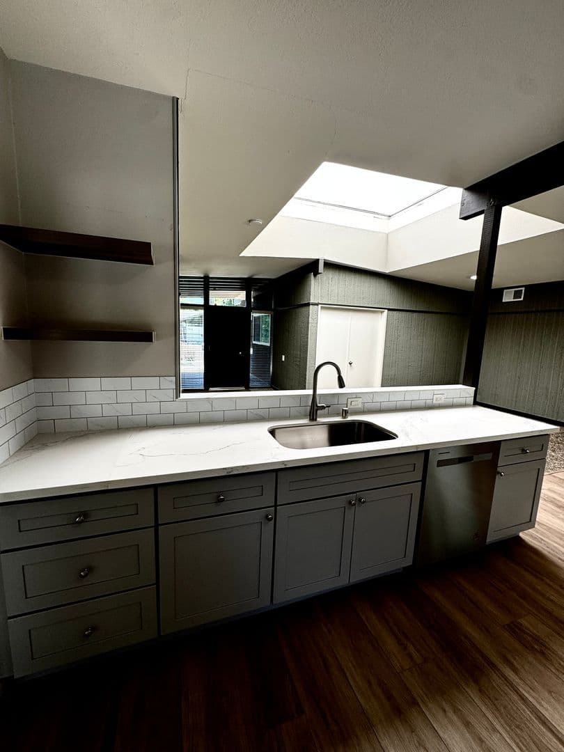 Davis House: 1503 Brown Drive