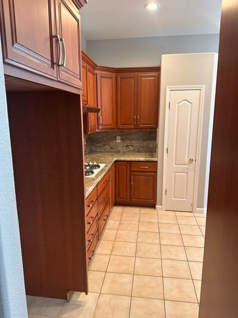 Rocklin House: 1500 Olympic Circle