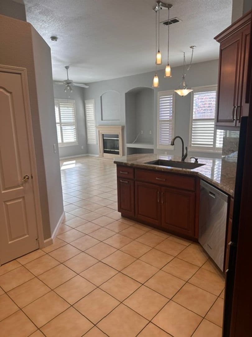 Rocklin House: 1500 Olympic Circle