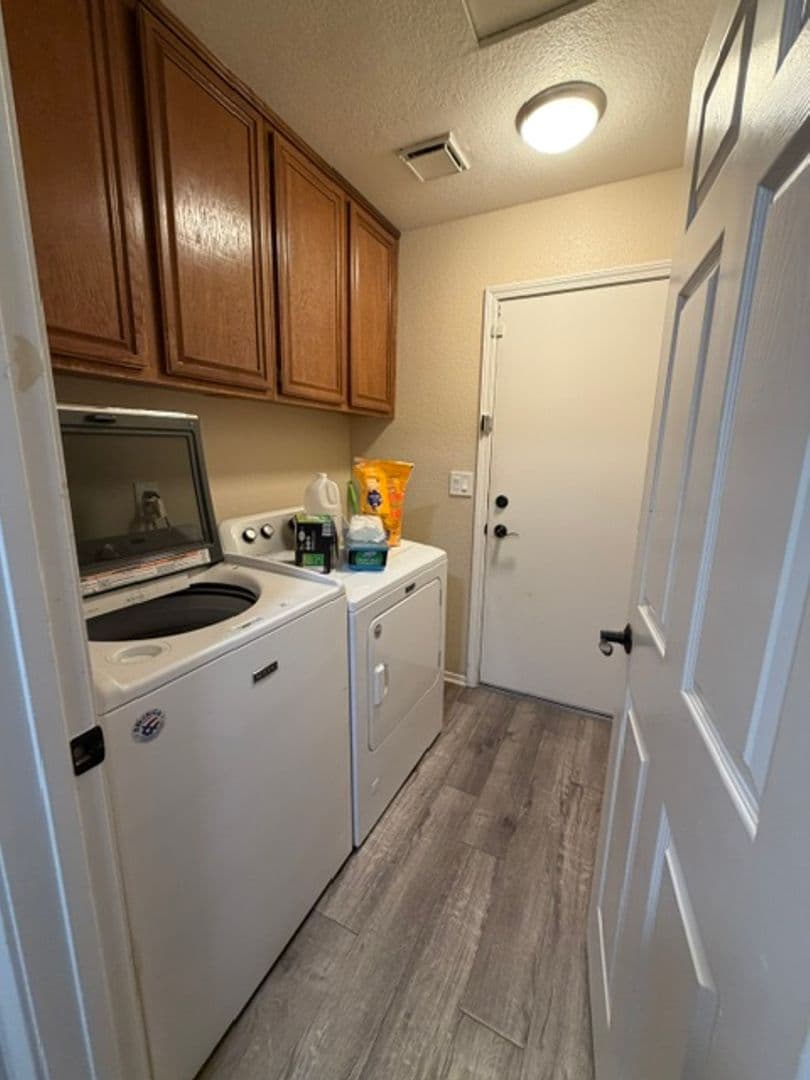 ELK GROVE House: 5211 MOONLIGHT WAY