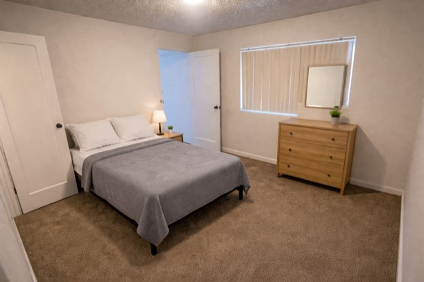NORTH HIGHLANDS Apartment: 4040 MYRTLE AVENUE