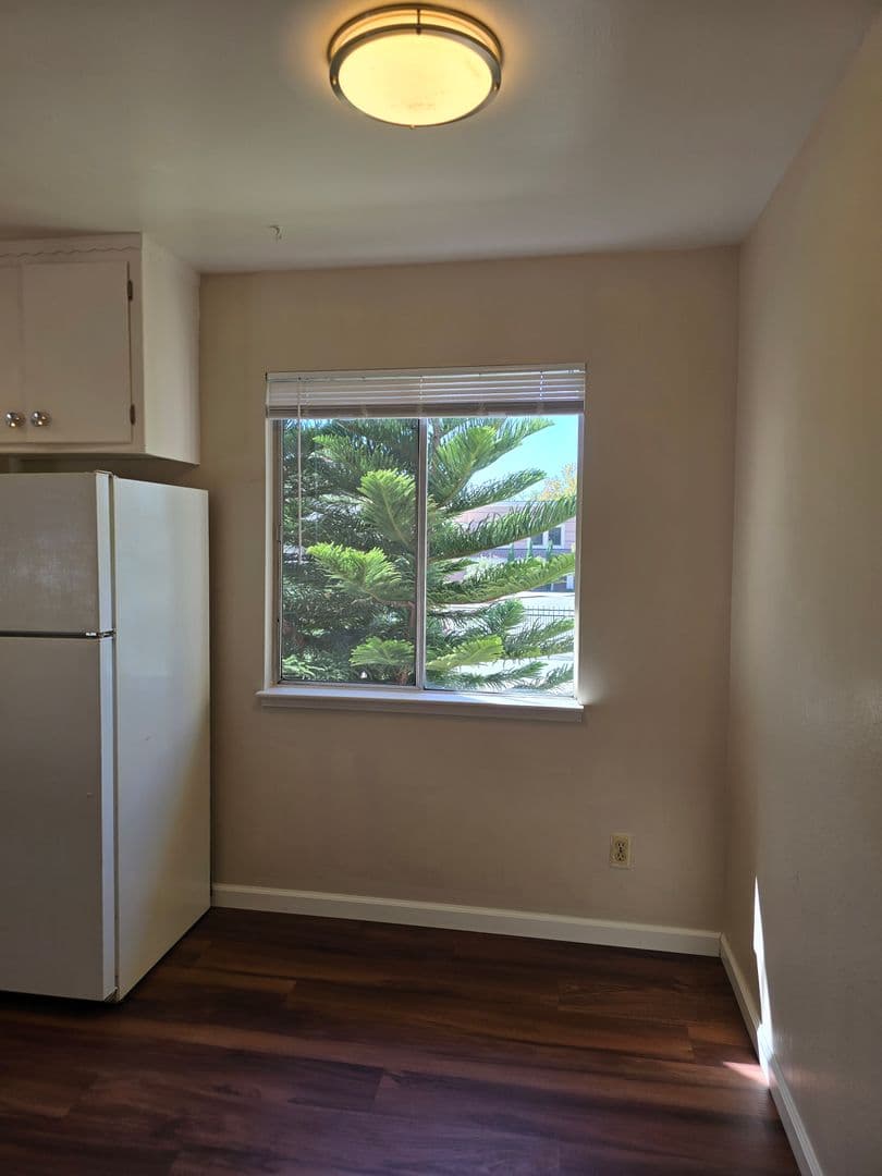 SACRAMENTO Apartment: 3015 F STREET