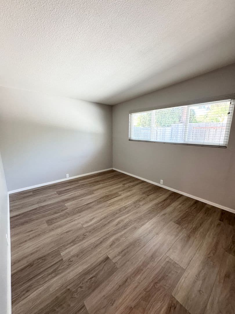 Davis House: 1503 Brown Drive