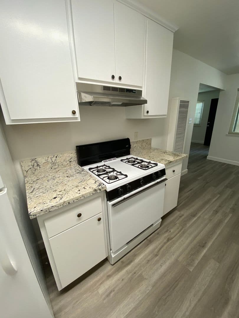 ROSEVILLE Apartment: 1217 MCKINLEY DRIVE