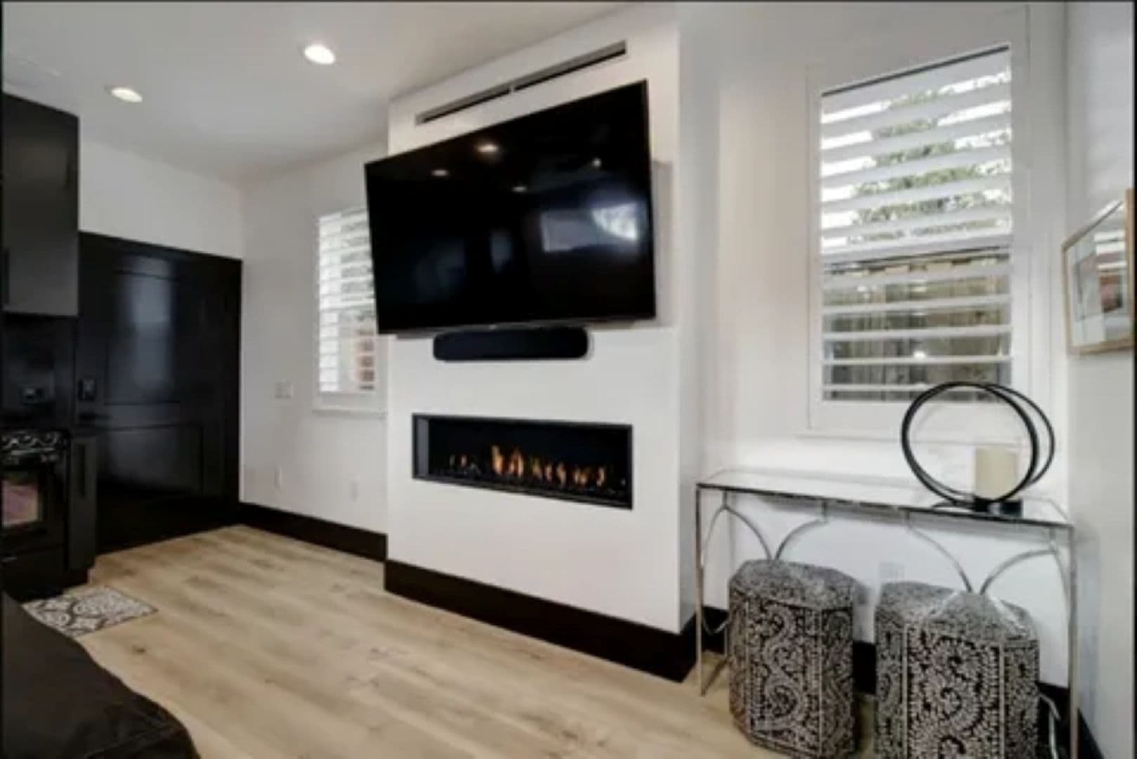 Carmichael House: 4708 Marlborough Way