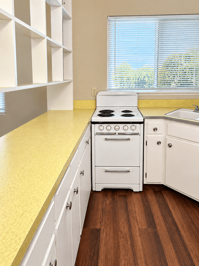 SACRAMENTO Apartment: 3015 F STREET