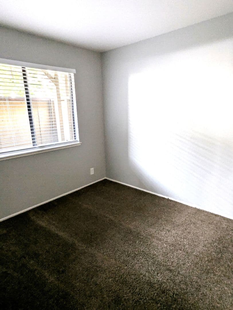 SACRAMENTO Apartment: 2115 WYDA WAY