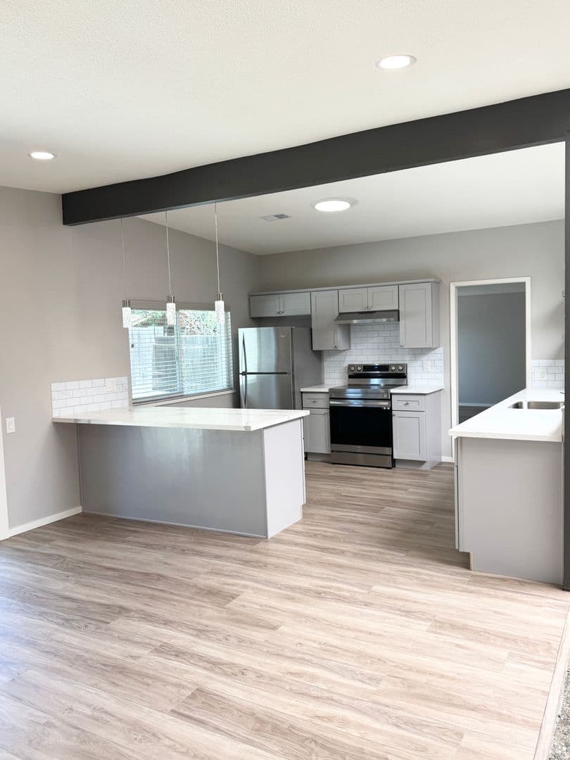 Davis House: 1503 Brown Drive