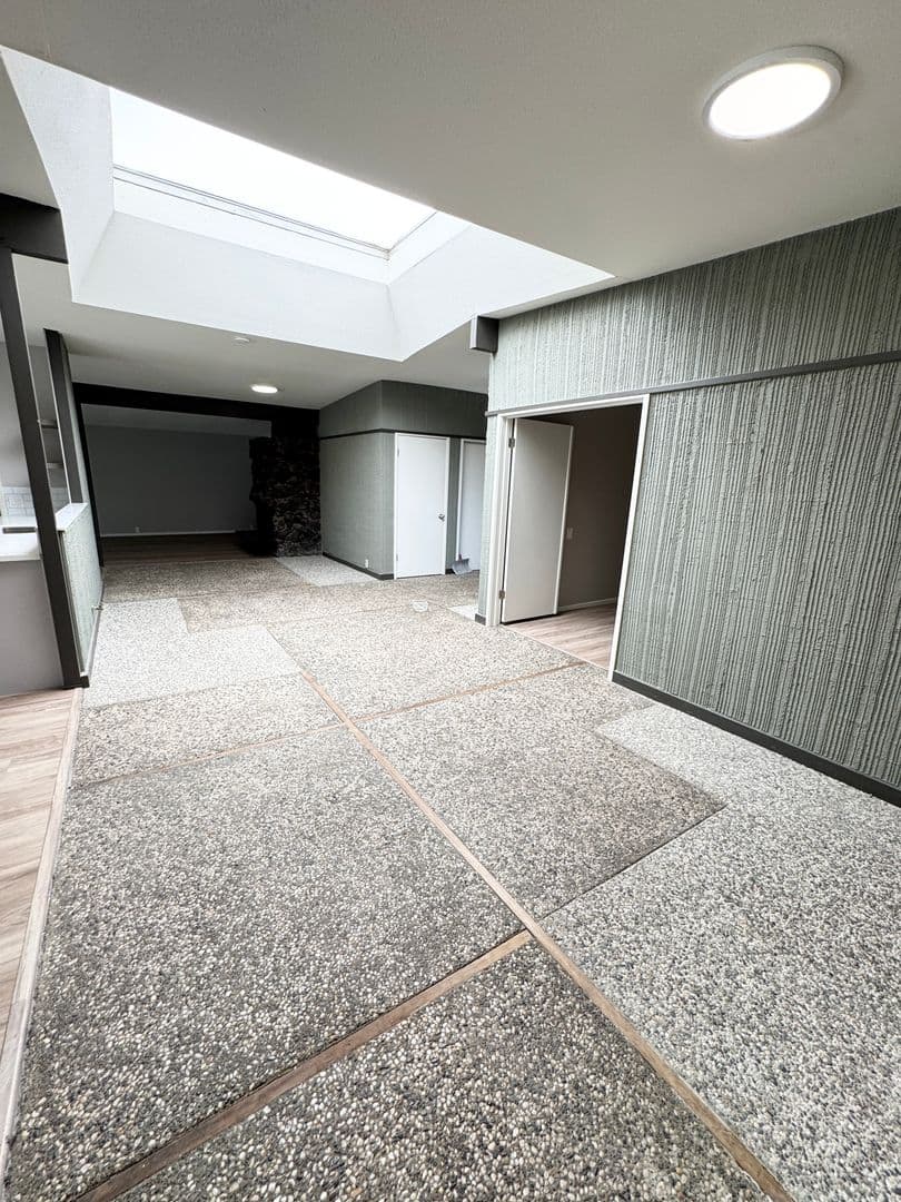 Davis House: 1503 Brown Drive