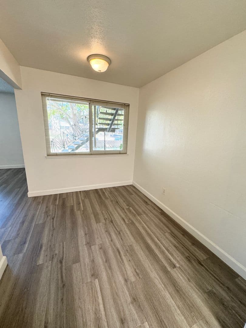 ROSEVILLE Apartment: 1217 MCKINLEY DRIVE