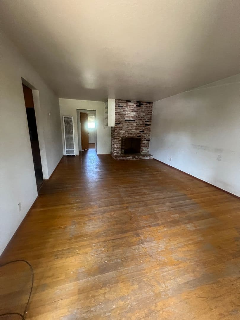 SACRAMENTO Apartment: 7446 21ST - 7419 COSGROVE