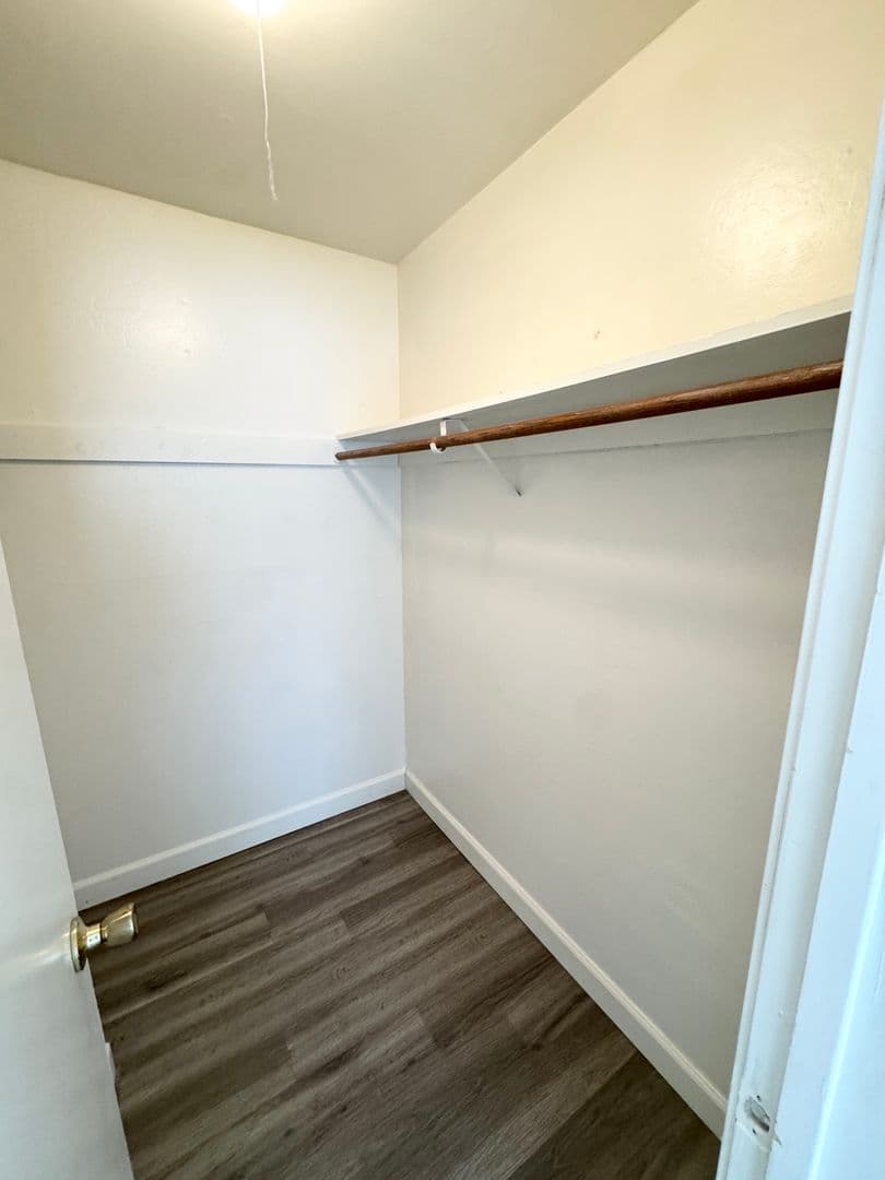 ROSEVILLE Apartment: 1217 MCKINLEY DRIVE