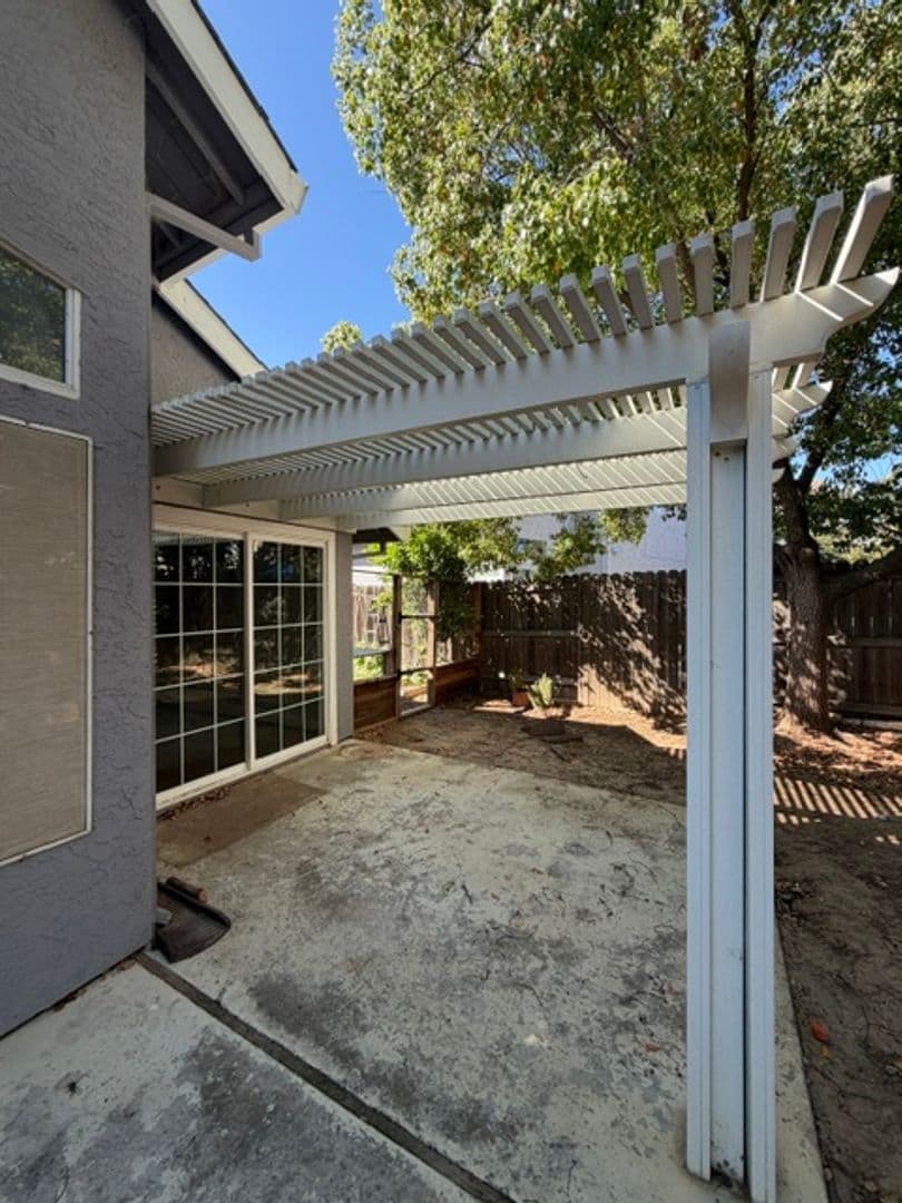 ELK GROVE House: 5211 MOONLIGHT WAY