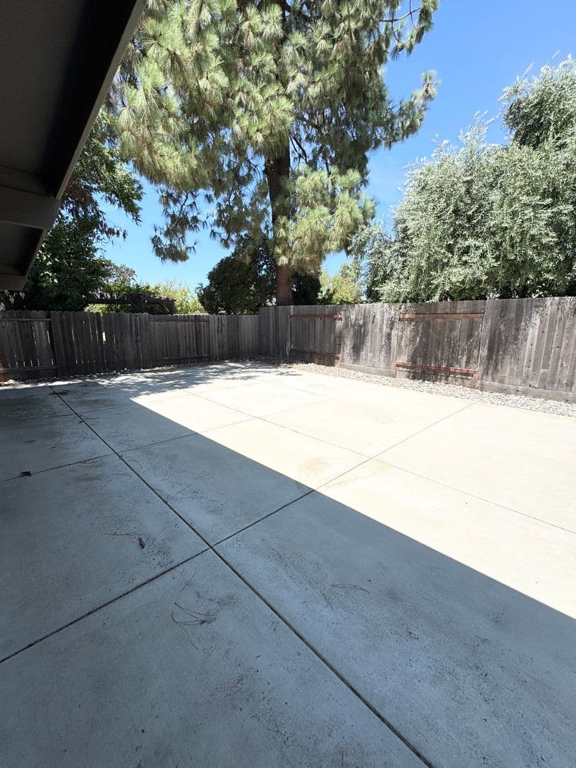 Davis House: 1503 Brown Drive