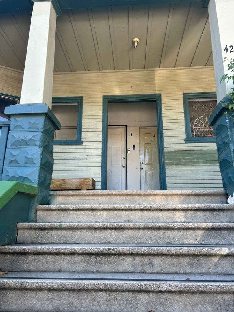 Sacramento Apartment: 423 13th Street